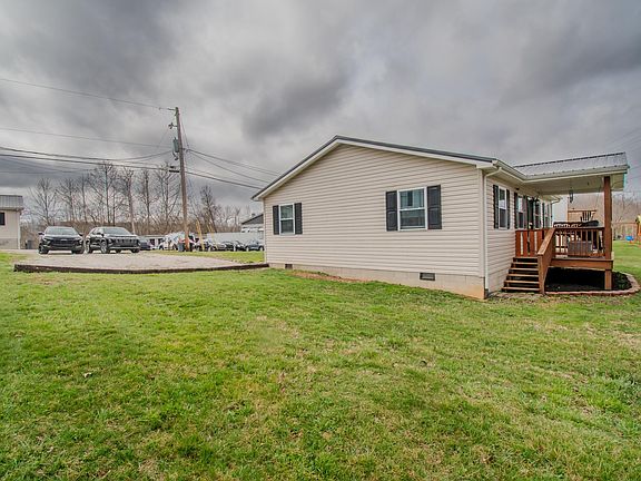 3rd image of 1025 Butler Cir