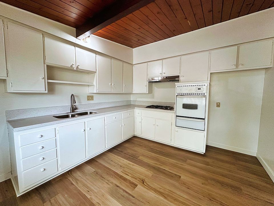 1st image of 25030-25032 Oak St #F