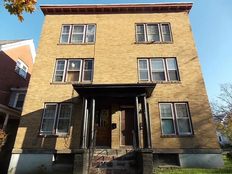 1011 Union St — Photo 2