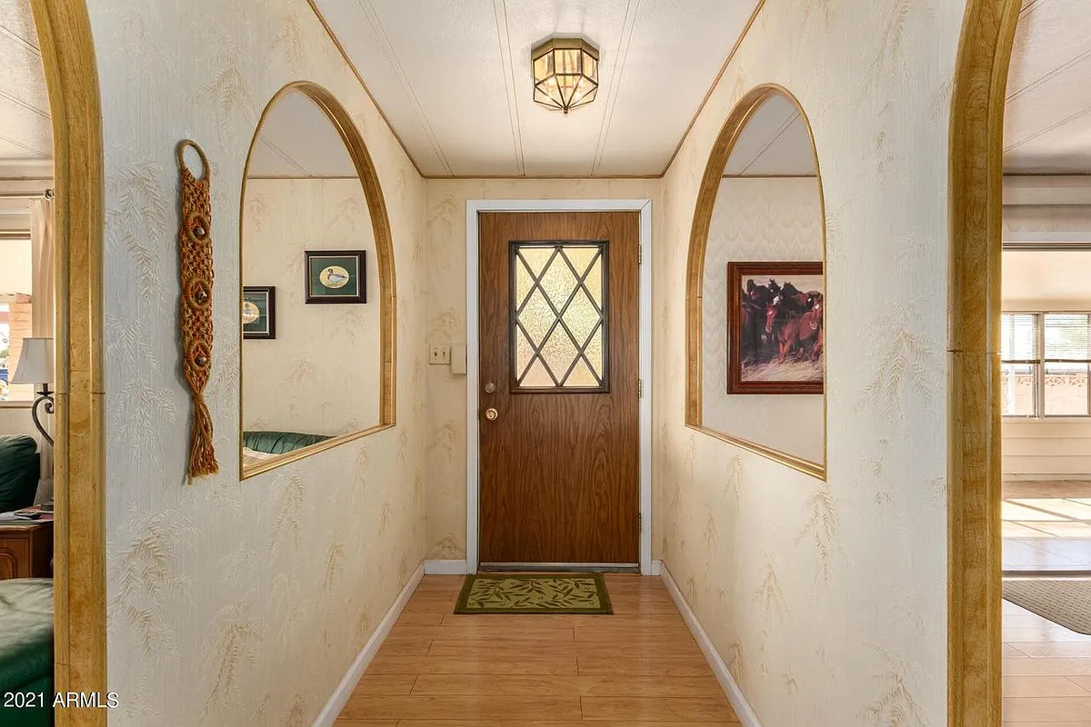Building Photo - 9309 E Navajo Pl