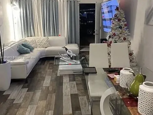 2125 NW 126th St, Miami, FL 33167