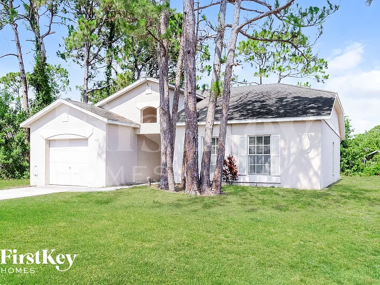 1163 Schumann Dr — Photo 2