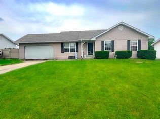 140 Castlewood Dr, Troy, MO 63379