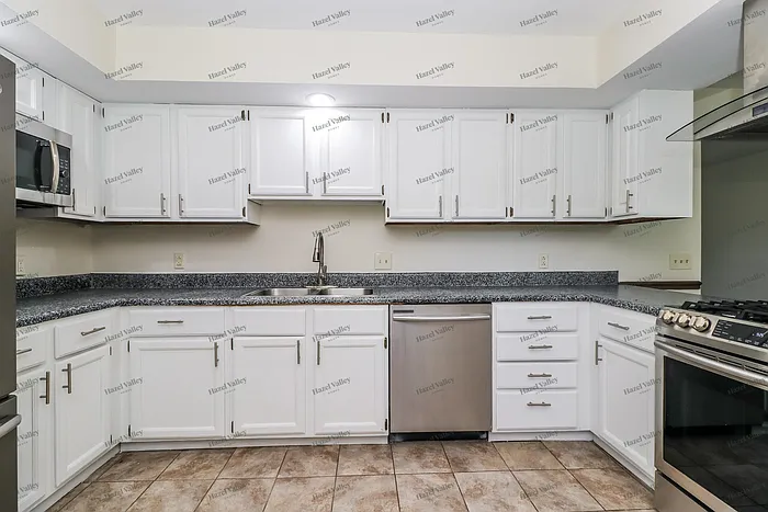 12240 Kimbrough Dr — Photo 9