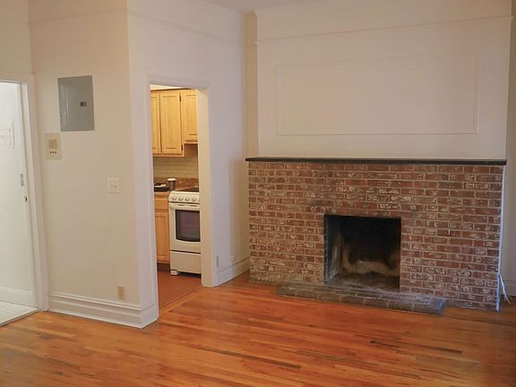 4th image of 323 W 76th St APT 4F