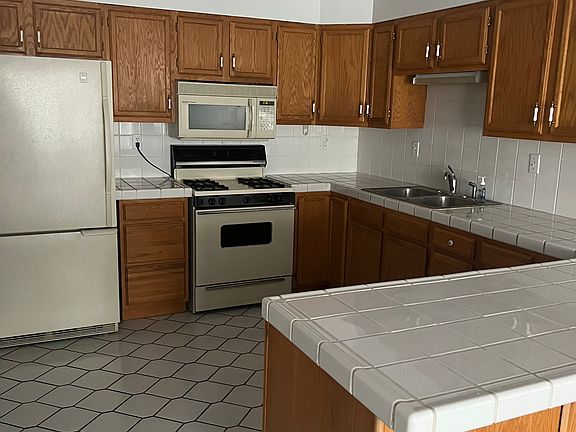 5th image of 48 Aspen Grove Dr E #O05