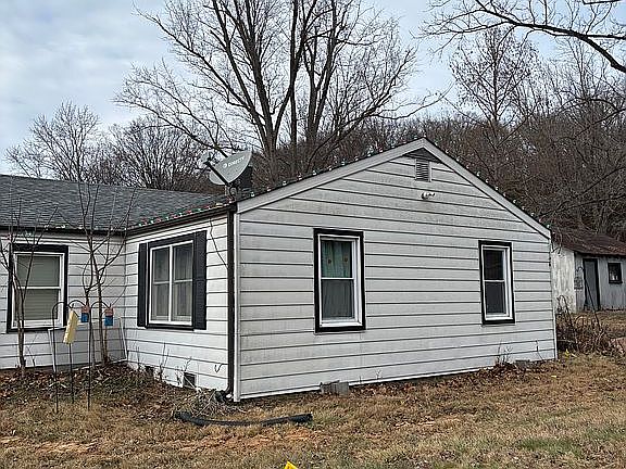 4th image of 19001 Saint Albans Rd