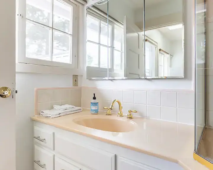 164 Hawthorne Ave #1 — Photo 6