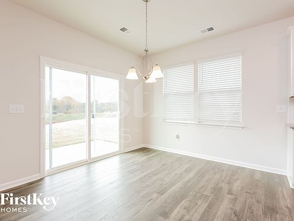 5th image of 703 Birchcrest Way