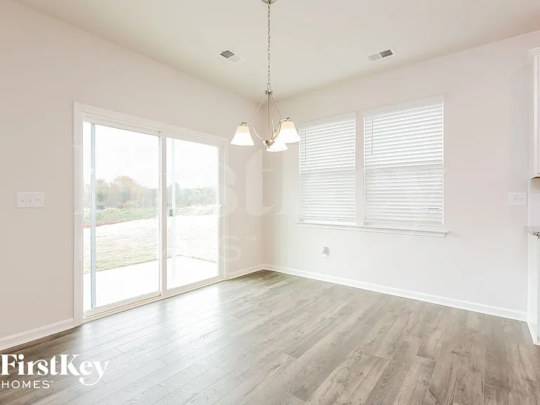 703 Birchcrest Way — Photo 5
