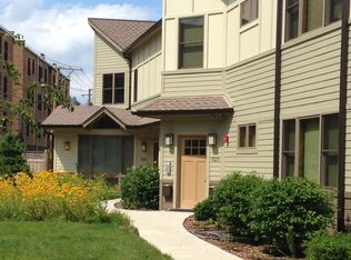 1023 Simpson St APT 1, Evanston, IL 60201