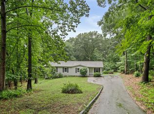 28 Chestnut Hill Rd, Uncasville, CT 06382