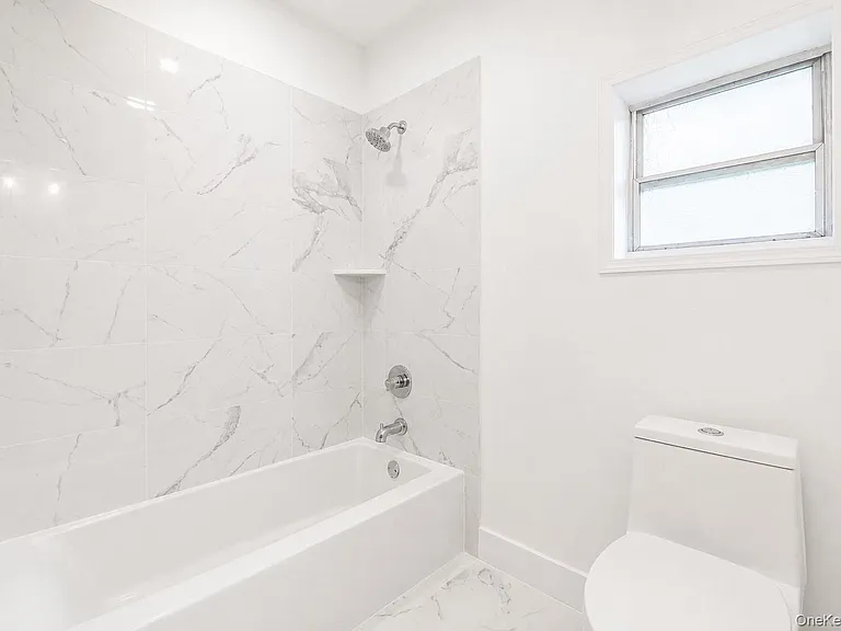 60 Morris Ave — Photo 21