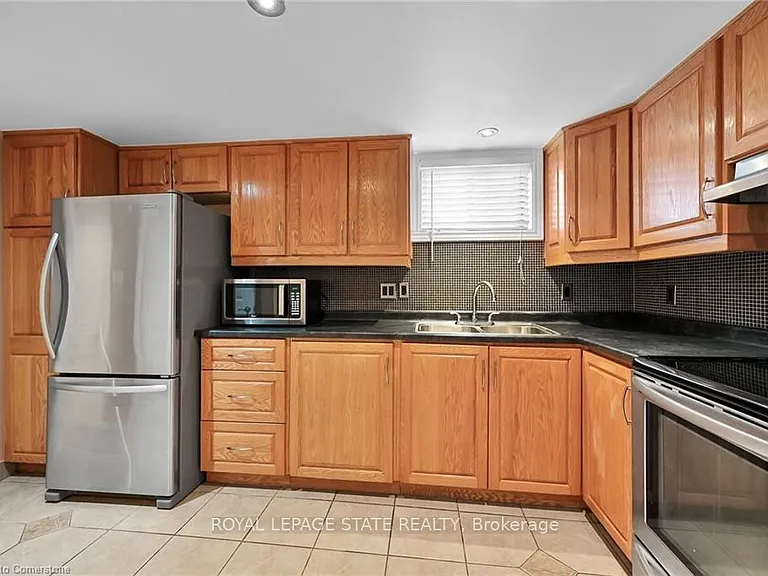 221 Gray Rd #B — Photo 12