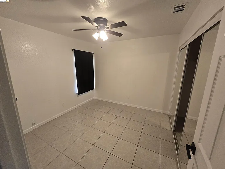 5128 Hereford Ct — Photo 10