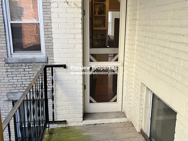 Sutherland Rd — Photo 8