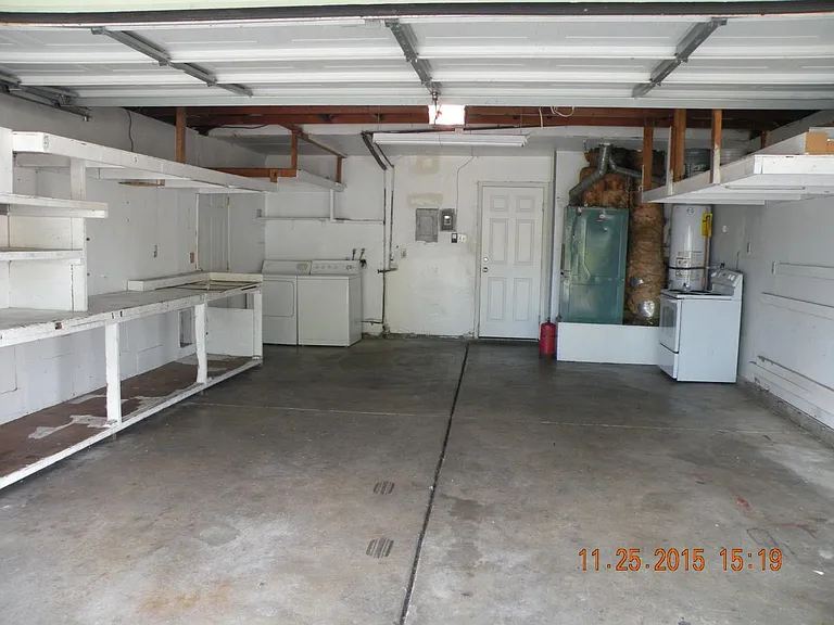 411 Amber Ave — Photo 13