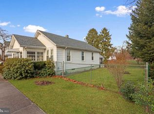 42 Leuckel Ave, Hamilton, NJ 08619