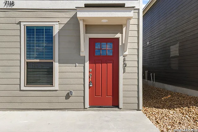 7118 Magnolia Crk #101 — Photo 11