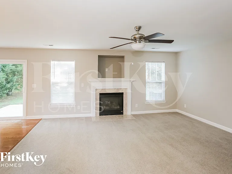1011 Bridleside Dr — Photo 4