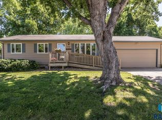 6504 W Essex Ct, Sioux Falls, SD 57106