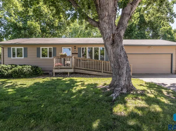 6504 W Essex Ct, Sioux Falls, SD 57106