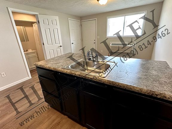 5th image of 1028 S Center St #35652C87