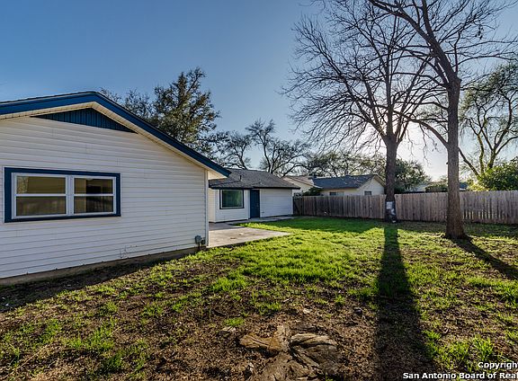 5th image of 4123 Willow Green Dr