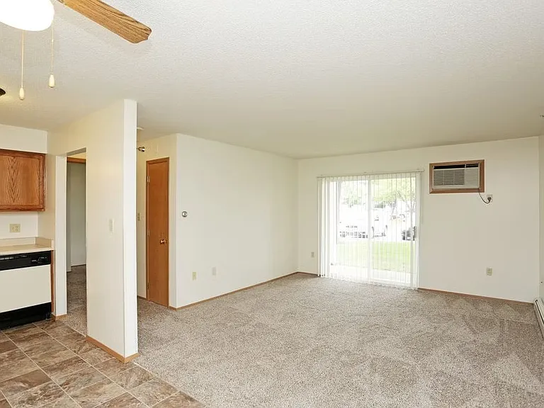 Centennial Place — Photo 4