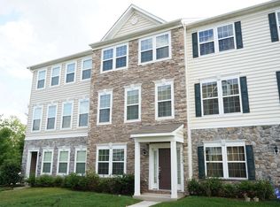 44126 Turf Field Sq, Chantilly, VA 20152