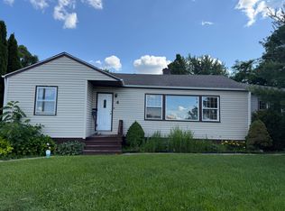 4 Linden Ave, Mundelein, IL 60060