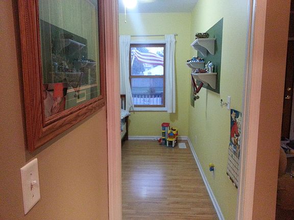 4th image of 164 Harmony St S