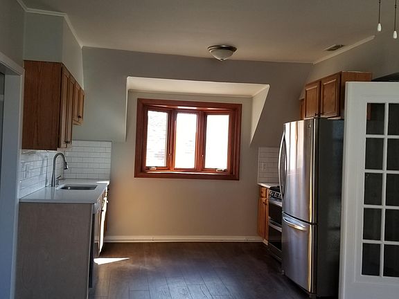 5th image of 4840 N Leavitt St