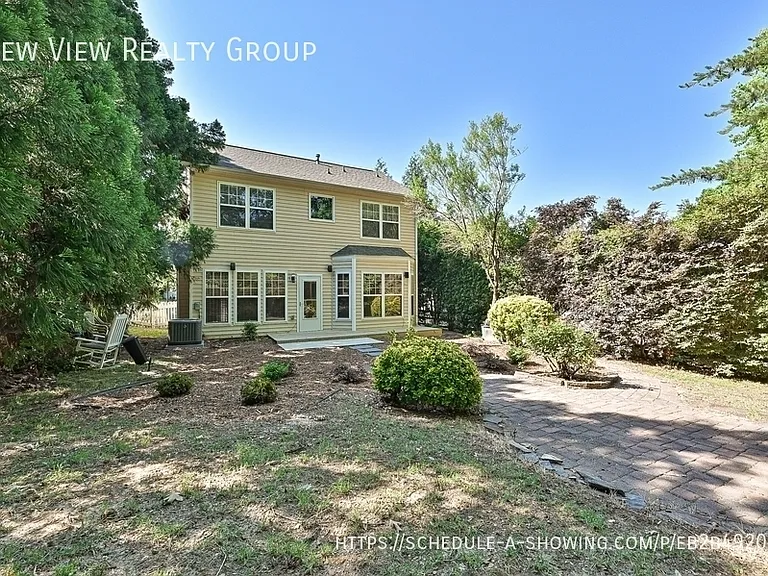 10208 Old Carolina Dr — Photo 27