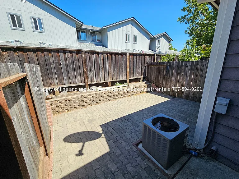 132 Treadway Ct — Photo 12