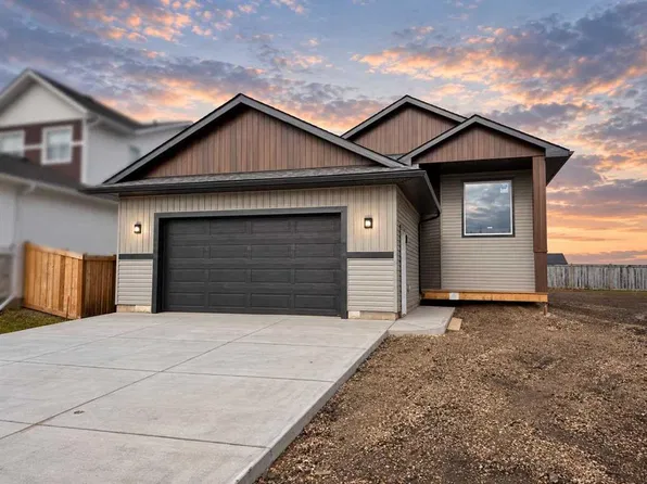 8706 S 83rd Ave, Grande Prairie, AB T8X 0R7