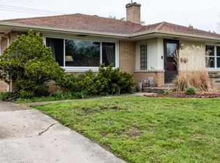 2212 N Jackson St, Waukegan, IL 60087