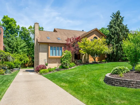 717 Stonegate Dr, Oakdale, PA 15071