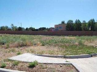 461 Calle Volver, Santa Fe, NM 87505