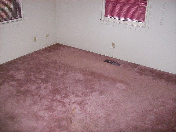 3rd image of 565 E Cameron St