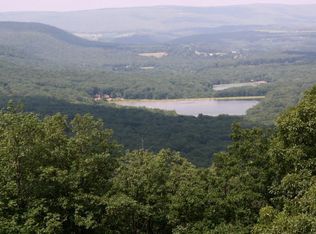 7 N Janhanna Cir #J, Hazleton, PA 18202