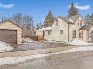 32 Cockburn St, Perth, ON K7H2B2