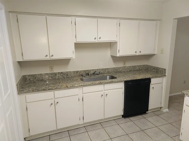 4401 Andalusia Trl — Photo 4