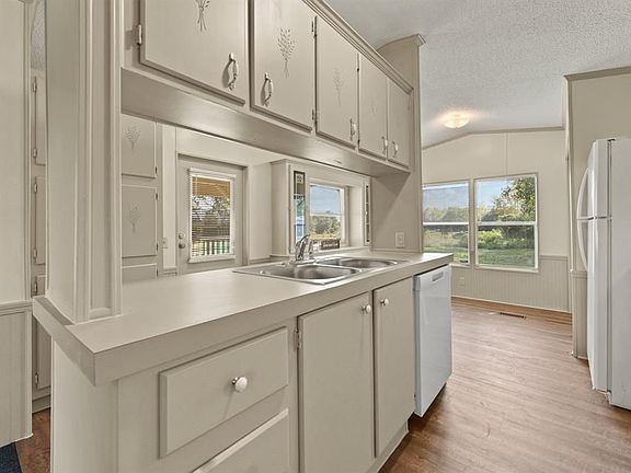 3rd image of 21528 Cedar Ln #A