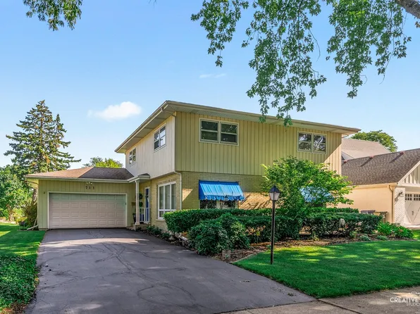 713 Burning Tree Ln, Naperville, IL 60563