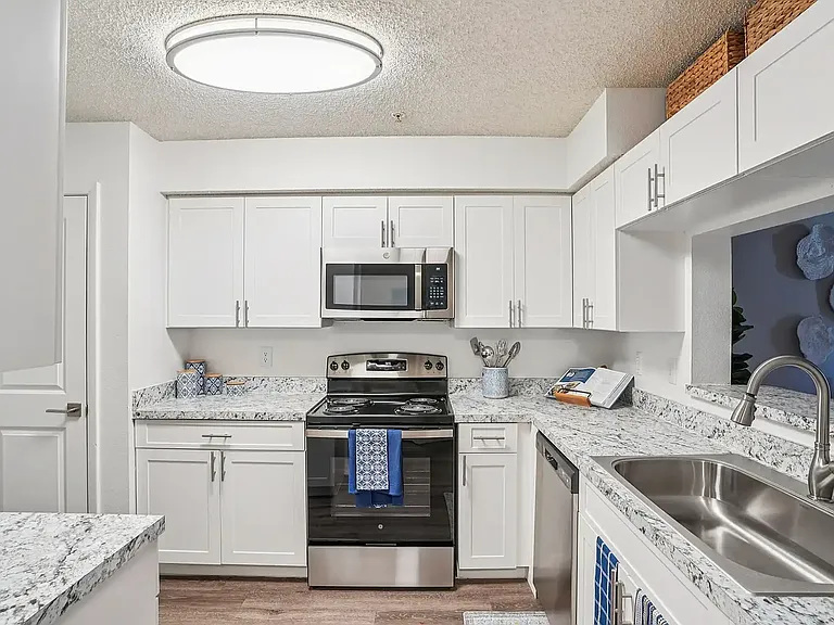 537 Sunbranch Ln — Photo 8