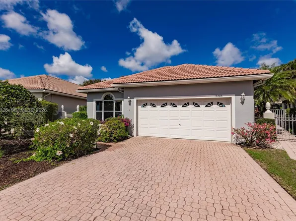 17208 Hampton Blvd, Boca Raton, FL 33496