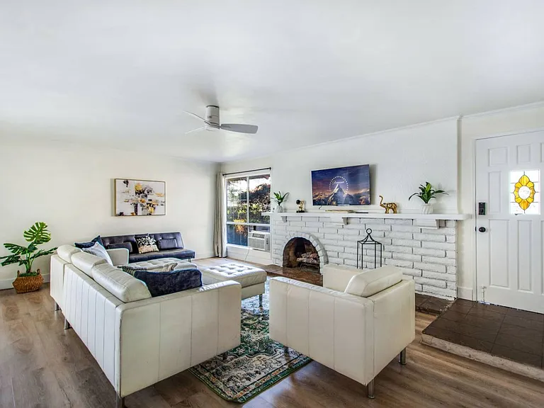418 Nobel Ave #A — Photo 2