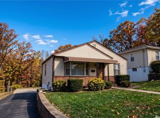 420 Violet Dr, Lower Burrell, PA 15068