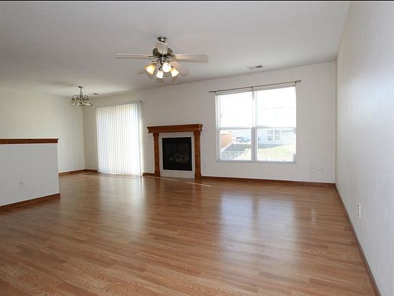 3rd image of 916 Jackalope Ct #916
